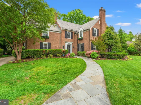 3701 Blackthorn Ct, Chevy Chase, MD 20815
