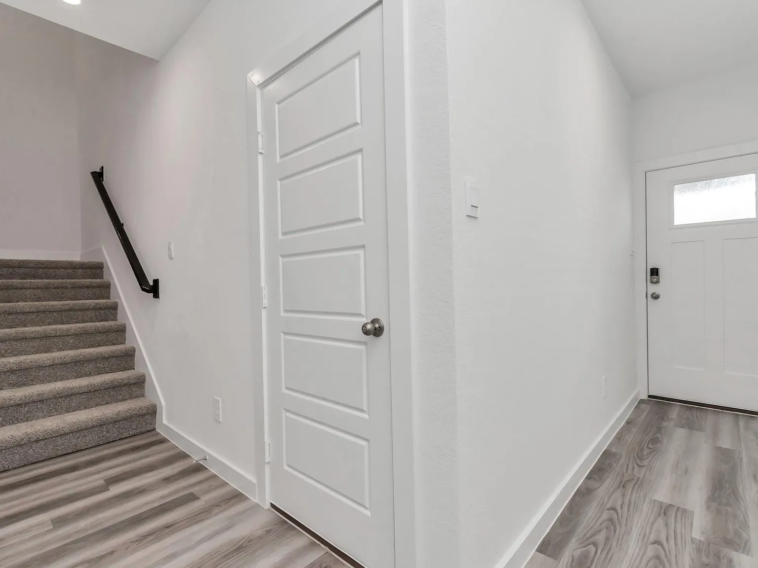 4 bed, 2.5 bath, 2166 sqft, $2,700 — Photo 4