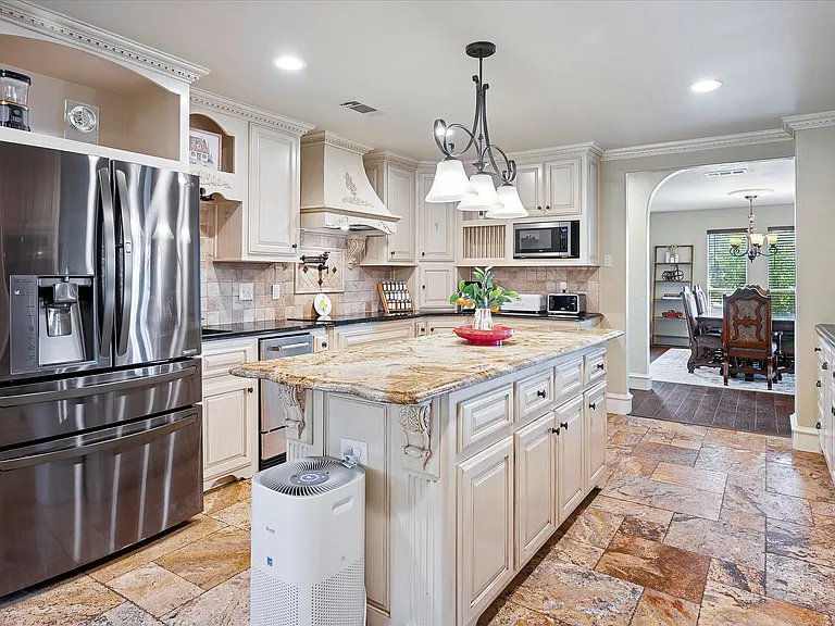 2309 Parker Rd — Photo 11