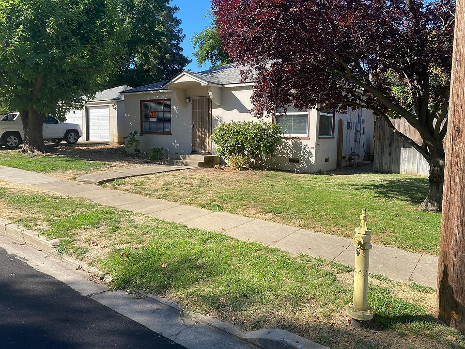 1st image of 409 Yosemite St