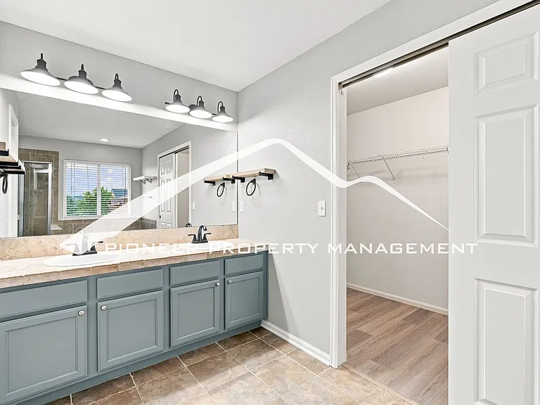 8018 Parsonage Ln — Photo 15