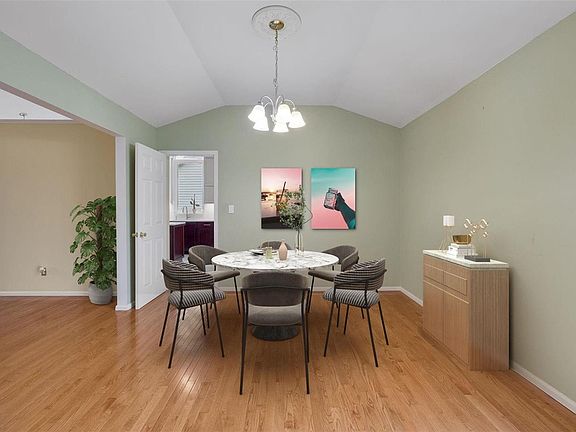 3rd image of 800 Torero Ln