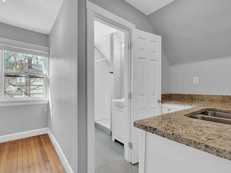 3565 Pape Ave #3 — Photo 6