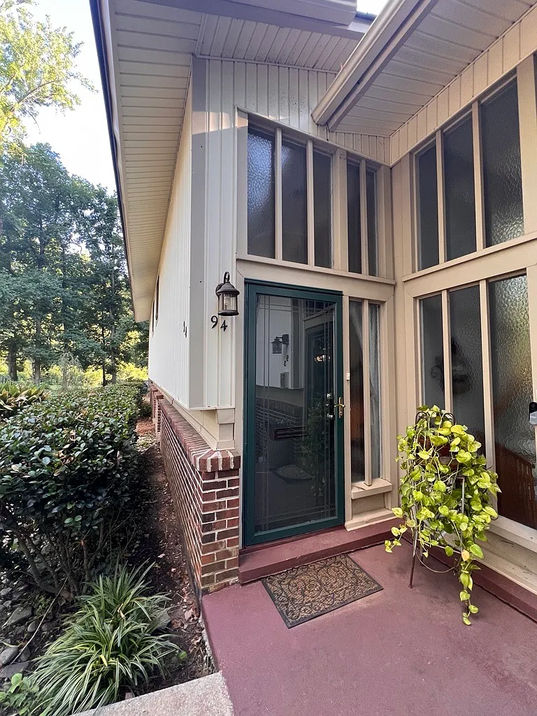 2 bed, 2.5 bath, 1400 sqft, $1,500 — Photo 1