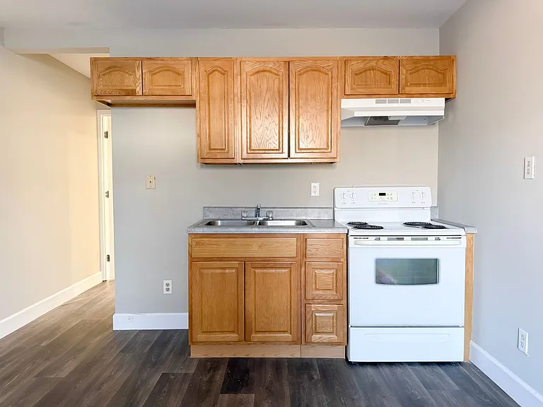 222 Chapman Rd — Photo 3