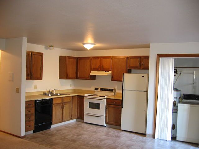2nd image of 1319 Quartz Pl
