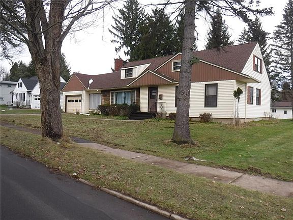 2nd image of 250 Camp St