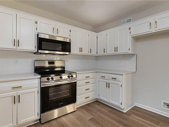 5th image of 16207 Terry Ave