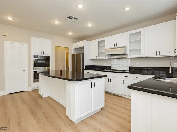 405 Fynn Valley Dr, Las Vegas, NV 89148
