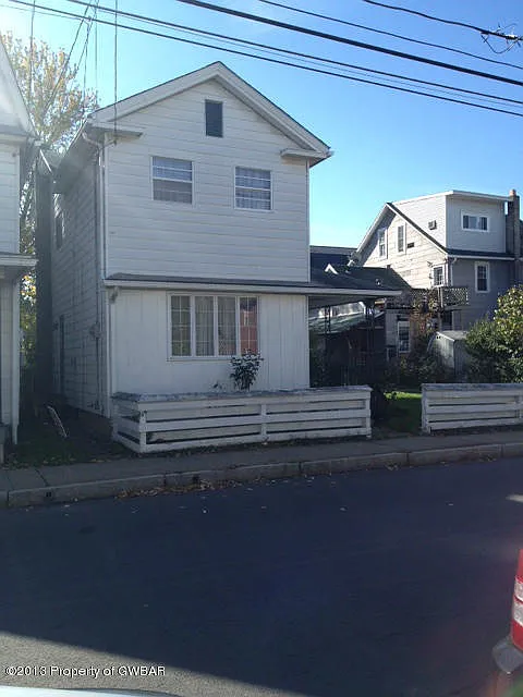 152 Wood St photo 1
