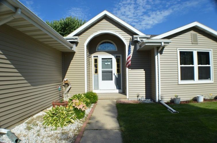 1st image of 406 Bentwood Dr