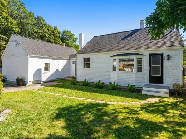72 Grove Street, Hyannis, MA 02601