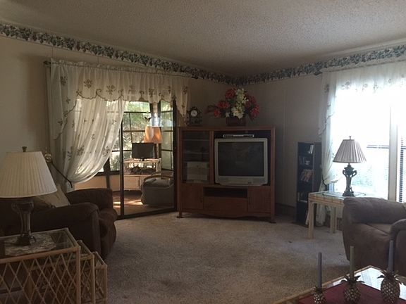 4th image of 16651 Daeza Dr