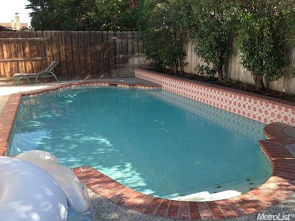 2nd image of 1340 Briarwood Way