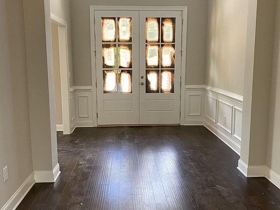 2nd image of 675 Embry Ln #0