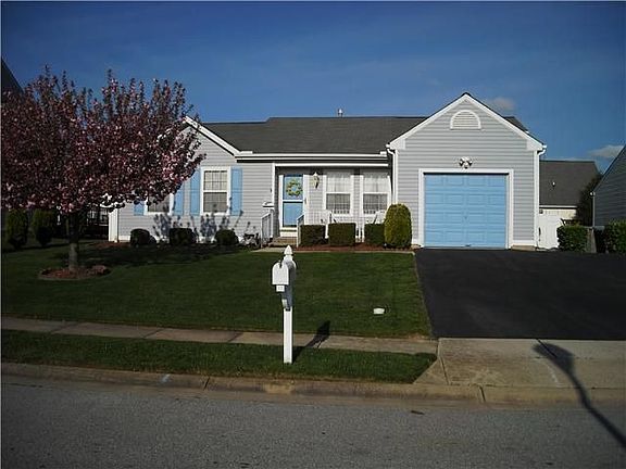 2nd image of 512 Daniels Ct