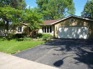 1416 S 8th St, St Charles, IL