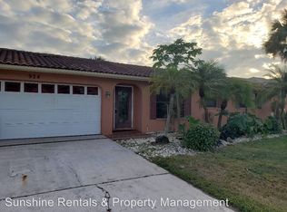 924 SE 35th Ter, Cape Coral, FL 33904