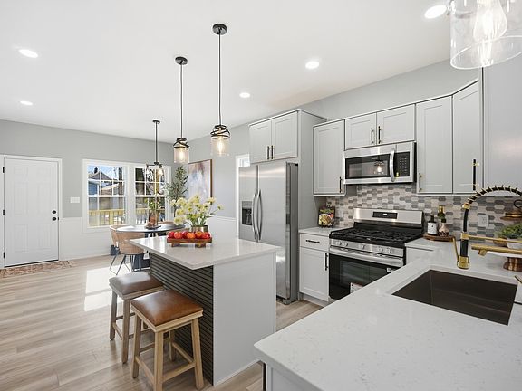 5th image of 244 Condit St