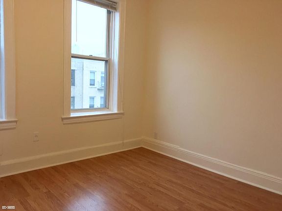 4th image of 3139 35th St APT 5