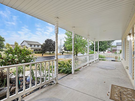 2nd image of 700 Paradise Dr