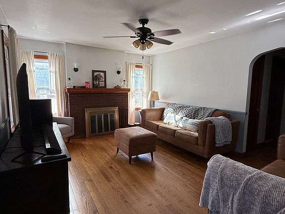 5th image of 9 Wright Ave