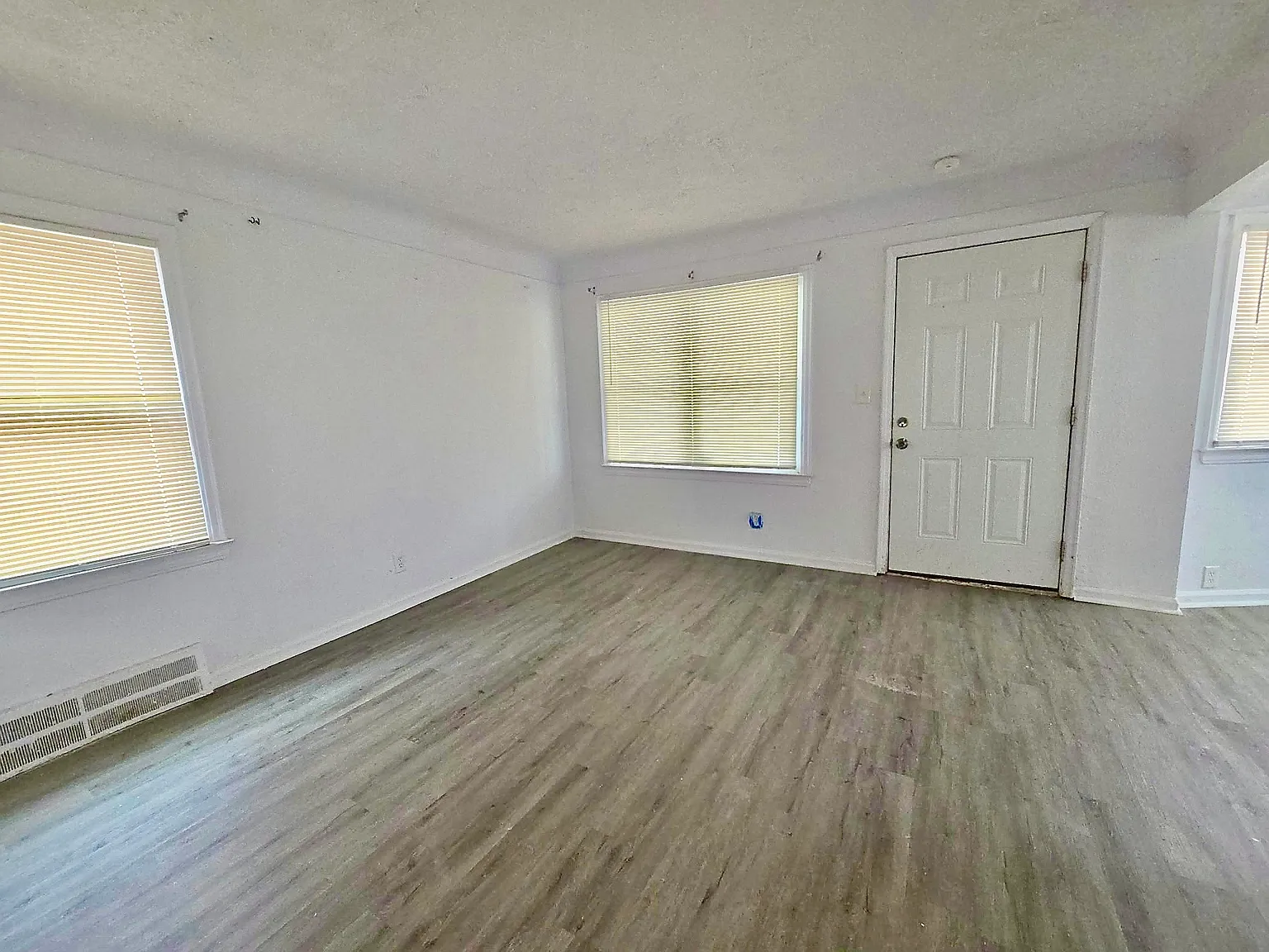 9589 Mansfield Street - 1 — Photo 3
