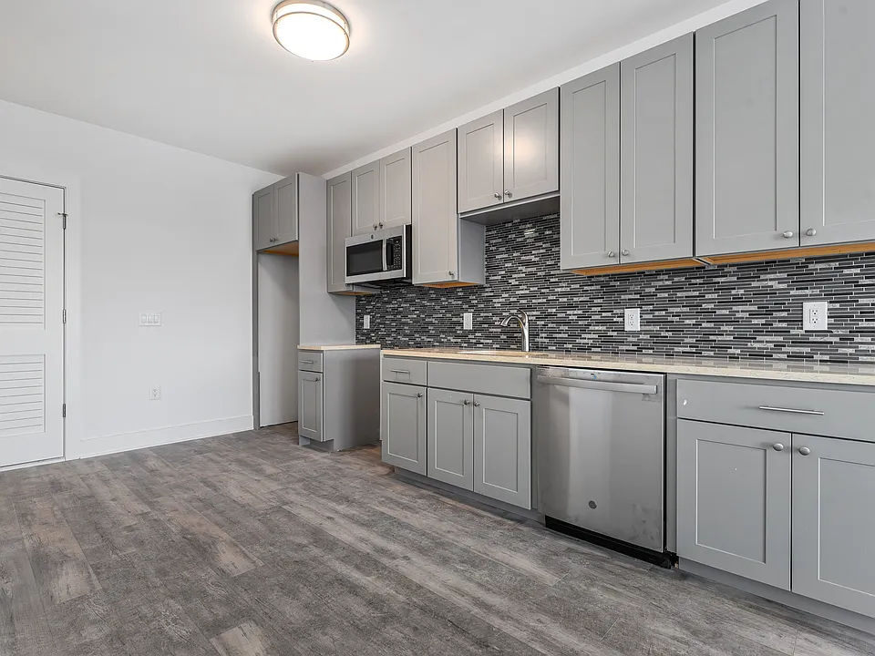 508 Central Ave #204