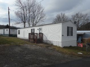 132 Apple Jack Ln, Greensburg, PA 15601