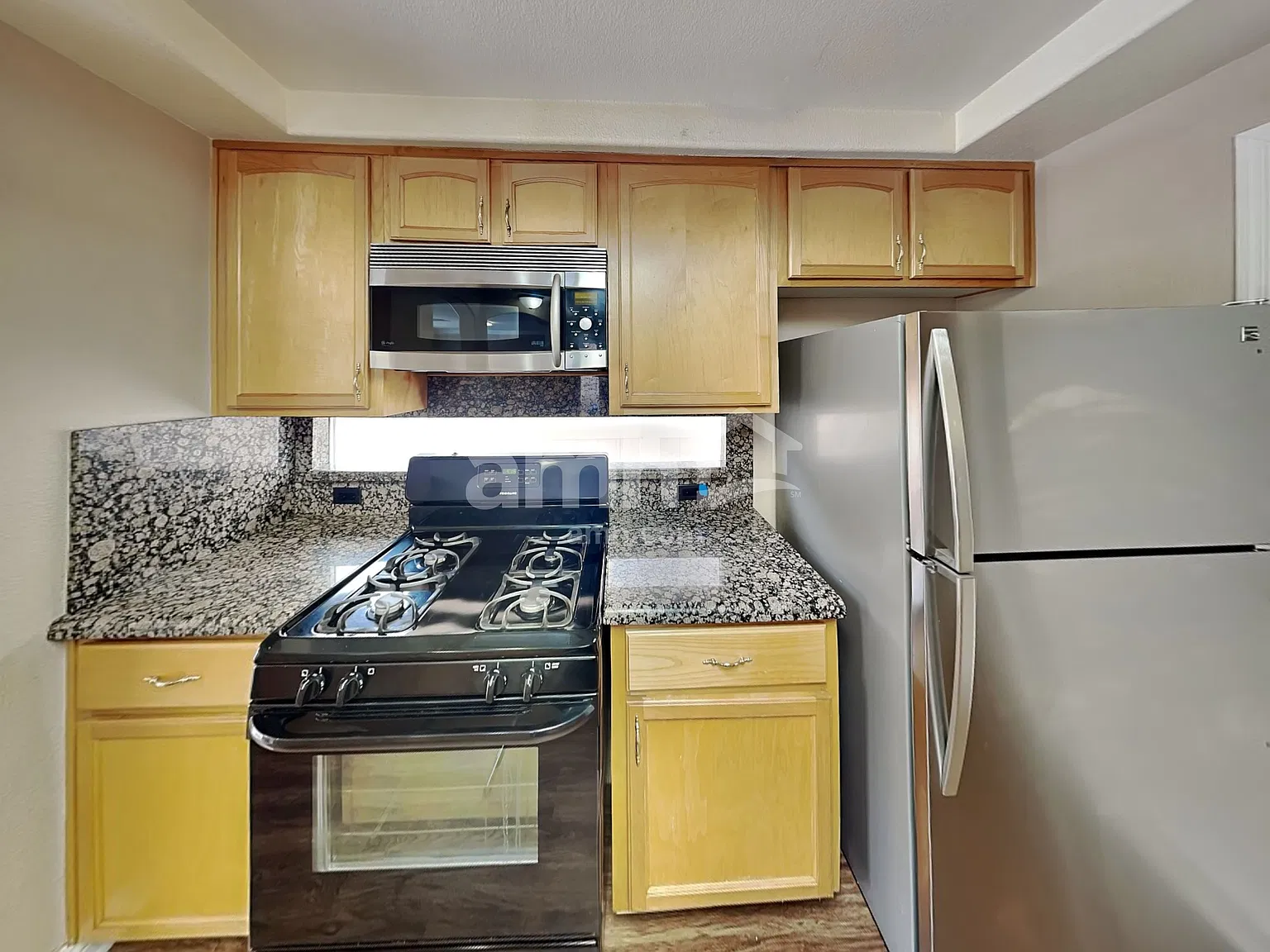 3 bed, 2.5 bath, 1613 sqft, $2,195 — Photo 3