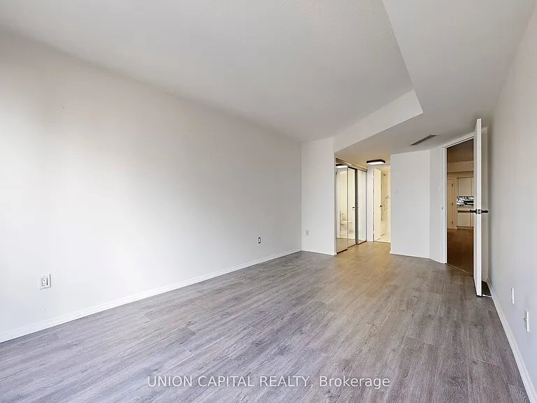 1001 Bay St #1009 — Photo 18