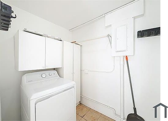 3rd image of 2133 N 14th Ave #1