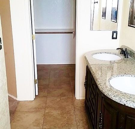 4th image of 820 N Hearthside Ln