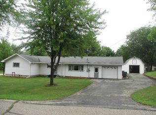 35 W 2nd St, Montello, WI 53949