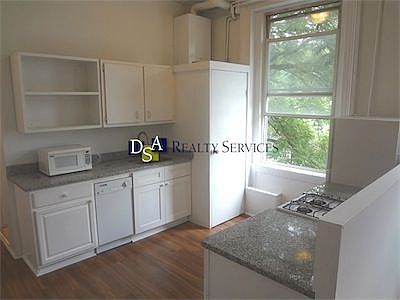 4th image of 145 E 2nd St APT 1