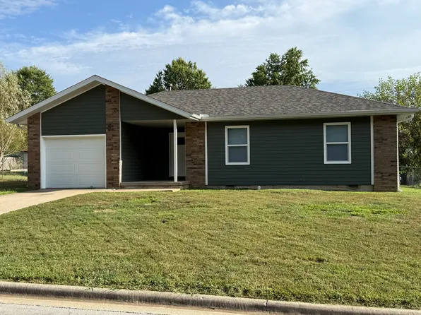 706 E Dyann Dr, Nixa, MO 65714