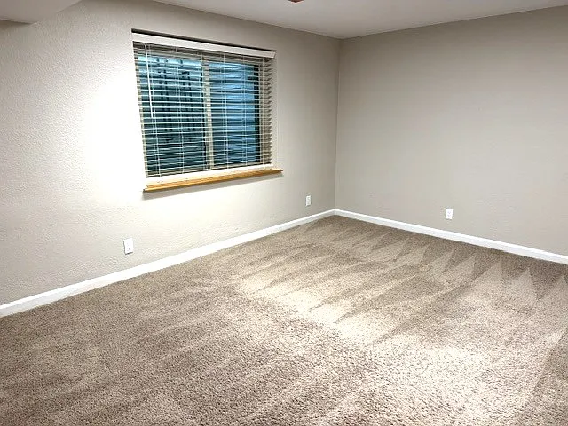 10263 Travertine Pl — Photo 32