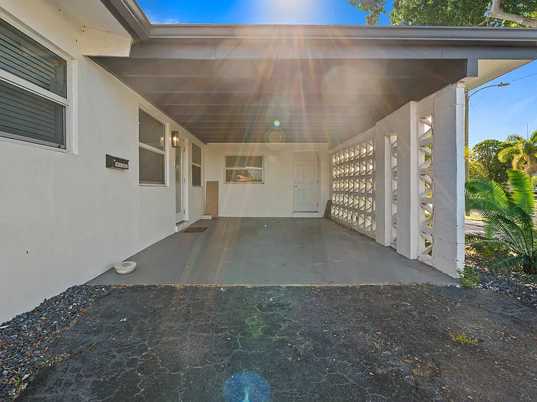 2820 SW 4th St — Photo 7