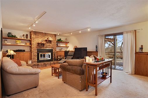 1st image of 530 High Knoll Dr