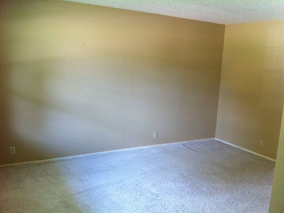 3rd image of 300 W Greenfield Dr