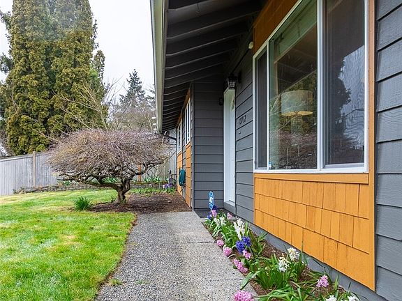 2nd image of 13712 90th Ave NE