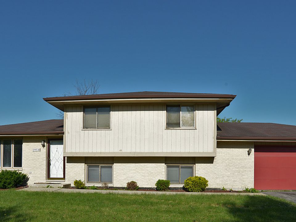 1st image of 19538 Lake Shore Dr