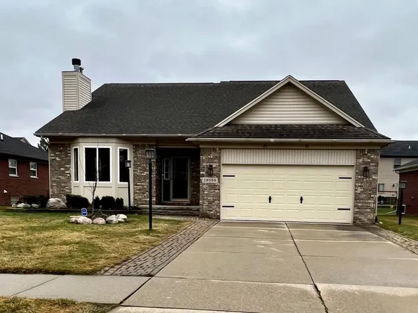 28696 Iris Dr, Chesterfield, MI 48047