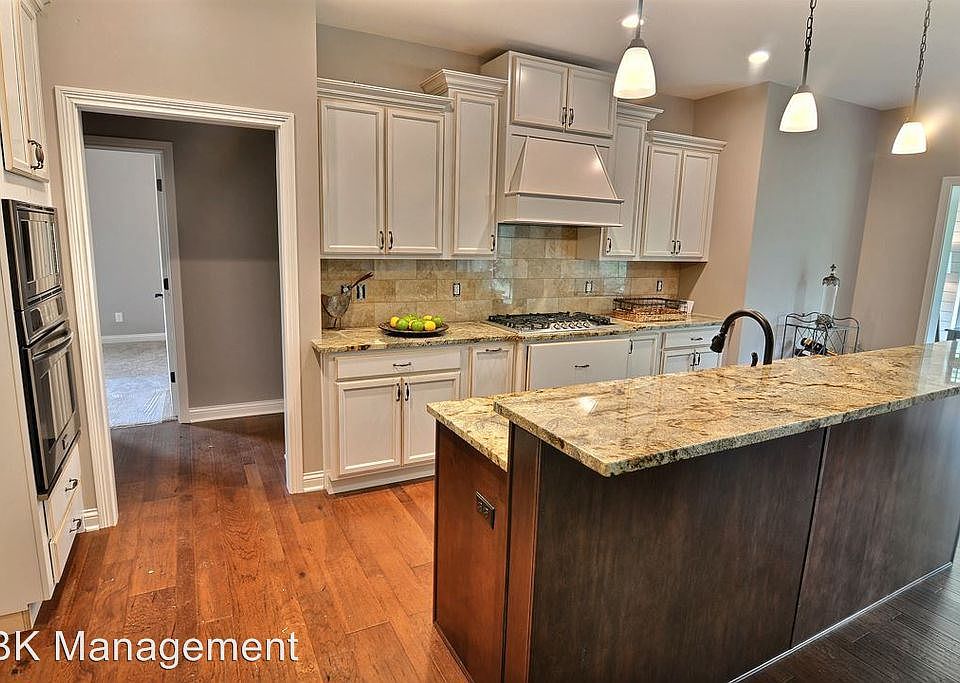 1st image of 2090 Fieldstone Dr