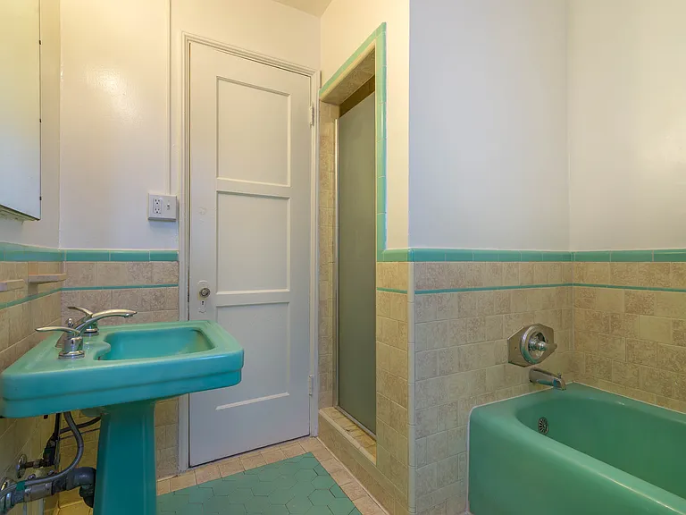 Linda Vista Apartments — Photo 47