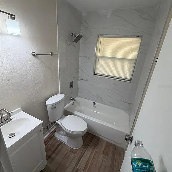 1458 Grove St — Photo 2