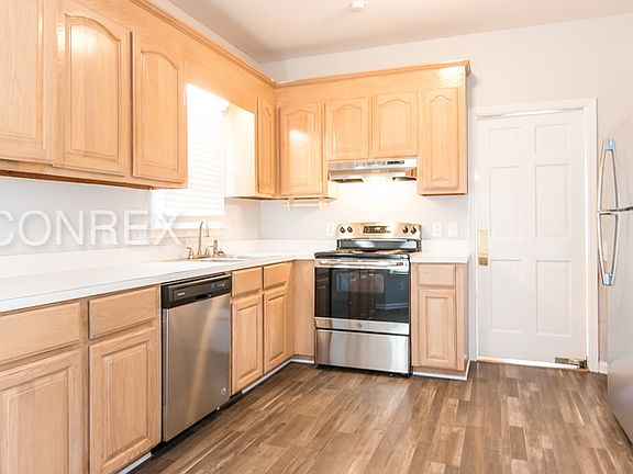 5th image of 14 S Hillock Ct