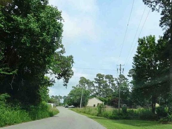 Exterior Neighborhood (street photo)
