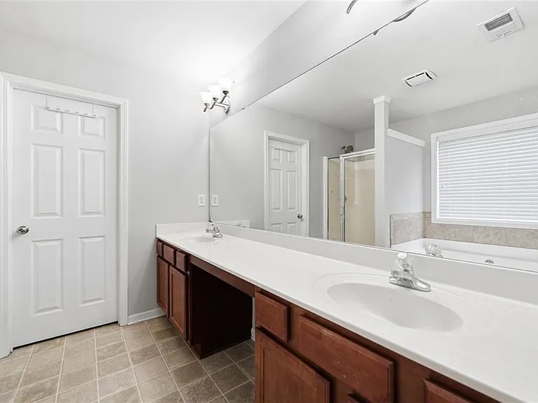 3685 Silver Springs Rd — Photo 20