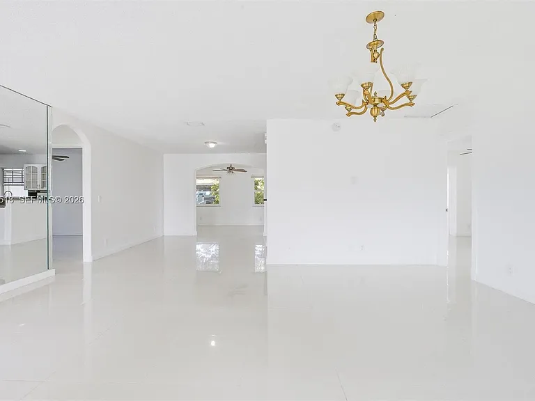 7434 Thatcher Ave — Photo 3